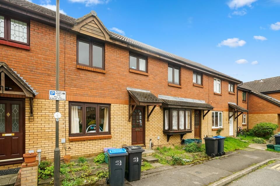 3 bed terraced house for sale in Keats Close, Colliers Wood, London SW19, £500,000 Zoopla