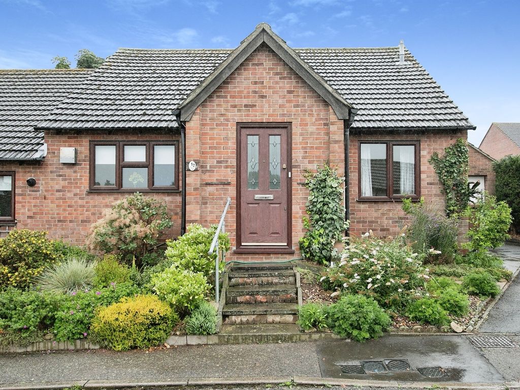 2 bed semidetached bungalow for sale in Chilton Court, Sudbury CO10, £