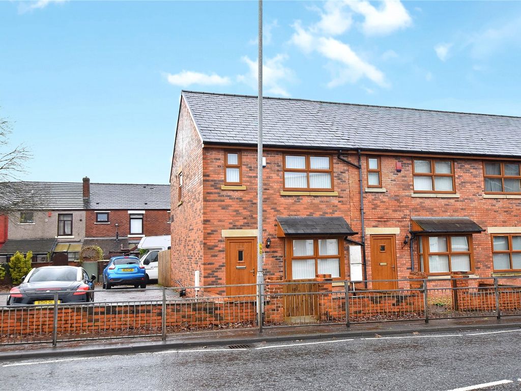 3 bed town house for sale in Manchester Road, Castleton, Rochdale