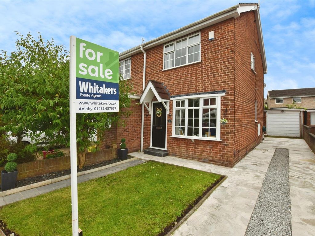 2 bed semidetached house for sale in Maplewood Avenue, Hull HU5, £