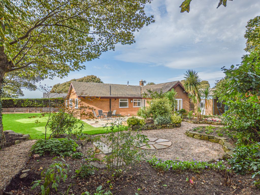 4 bed detached bungalow for sale in Wood Mount, Overton, Wakefield