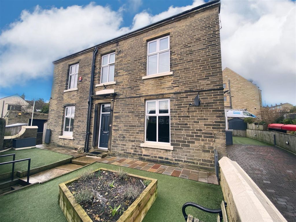 5 bed detached house for sale in Towngate, Northowram, Halifax HX3 Zoopla