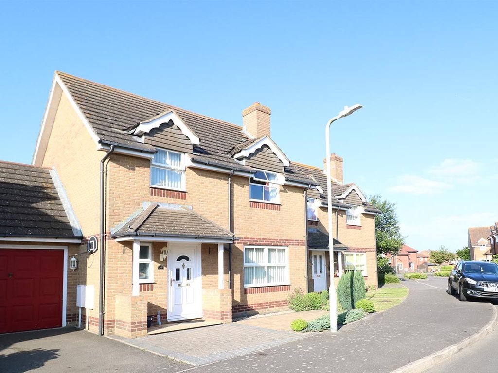 3 bed detached house to rent in Redberry Road, Kingsnorth, Ashford TN23