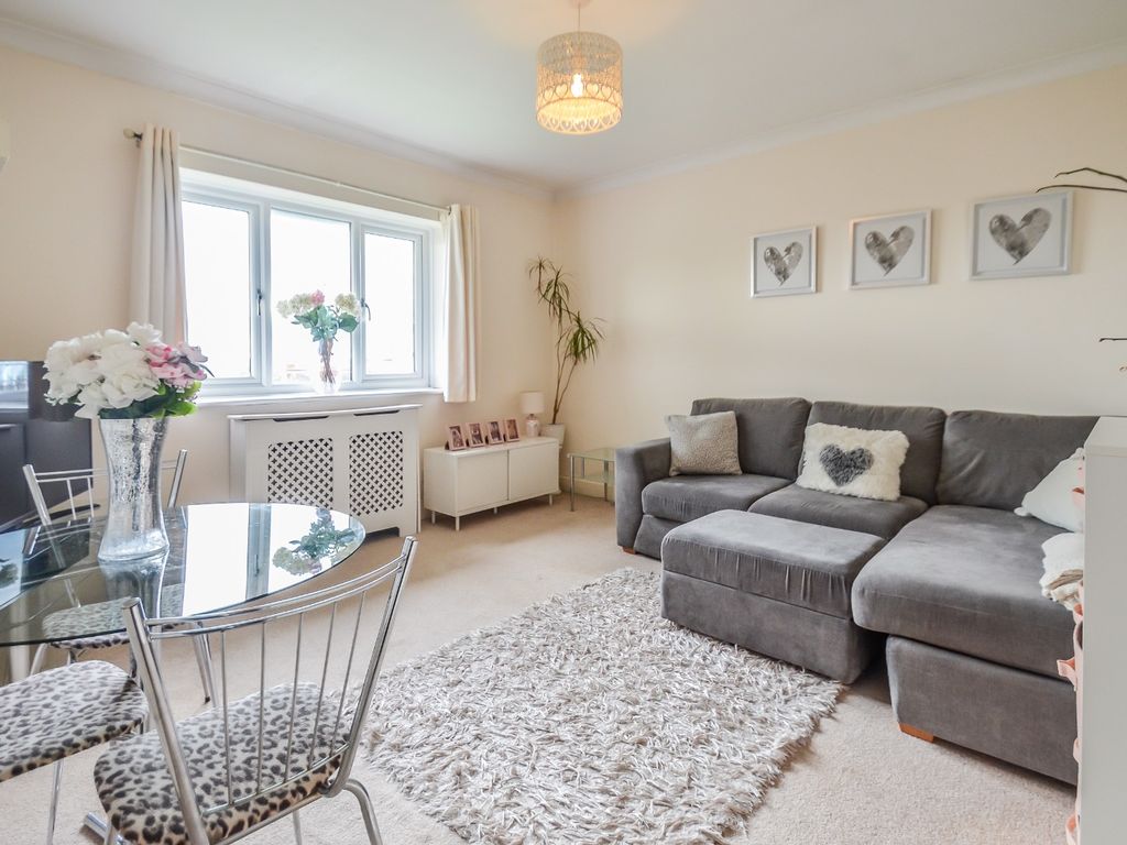 2 bed flat for sale in Leigh Road, LeighOnSea, Essex SS9 Zoopla