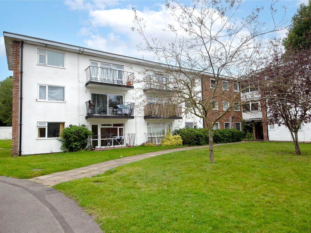 2 bed flat for sale in Leighton Court, Copperdale Close, Earley