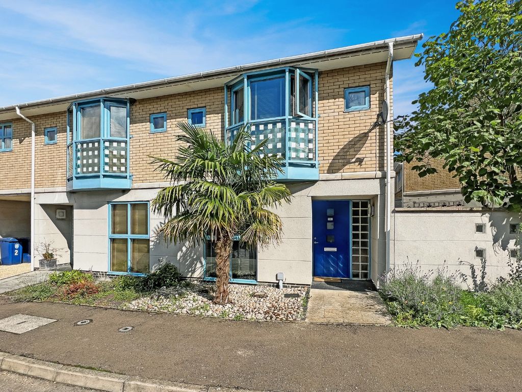 2 bed semidetached house for sale in Hurdles Way, Duxford, Cambridge