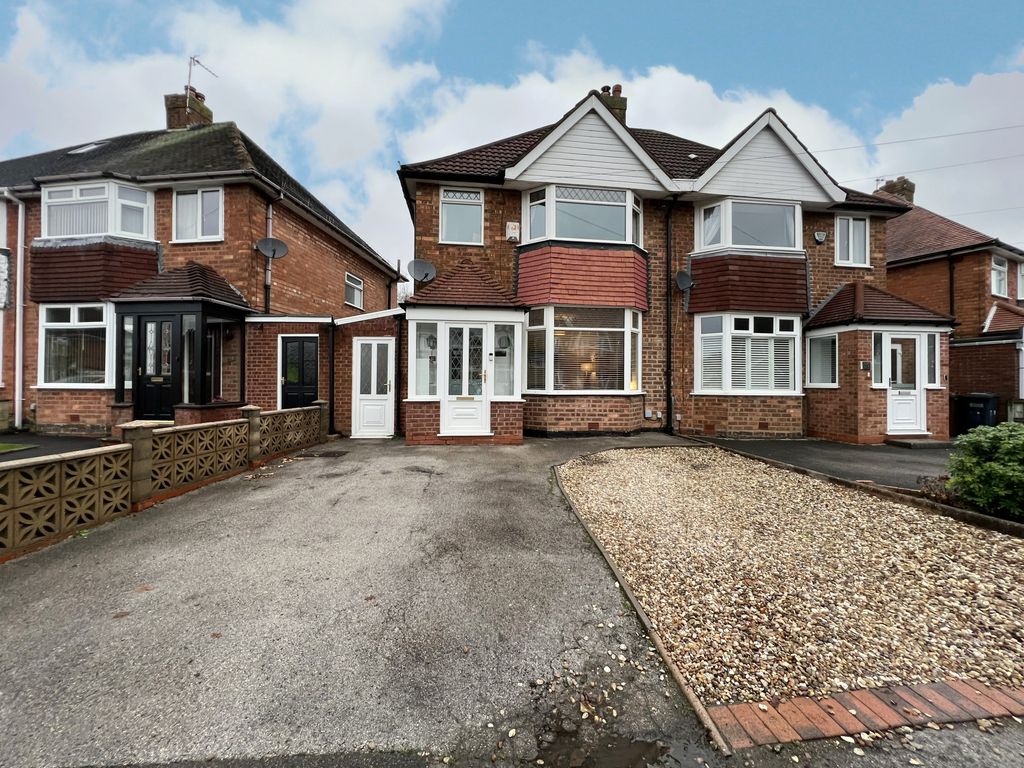 3 bed semidetached house for sale in Moreton Road, Shirley, Solihull