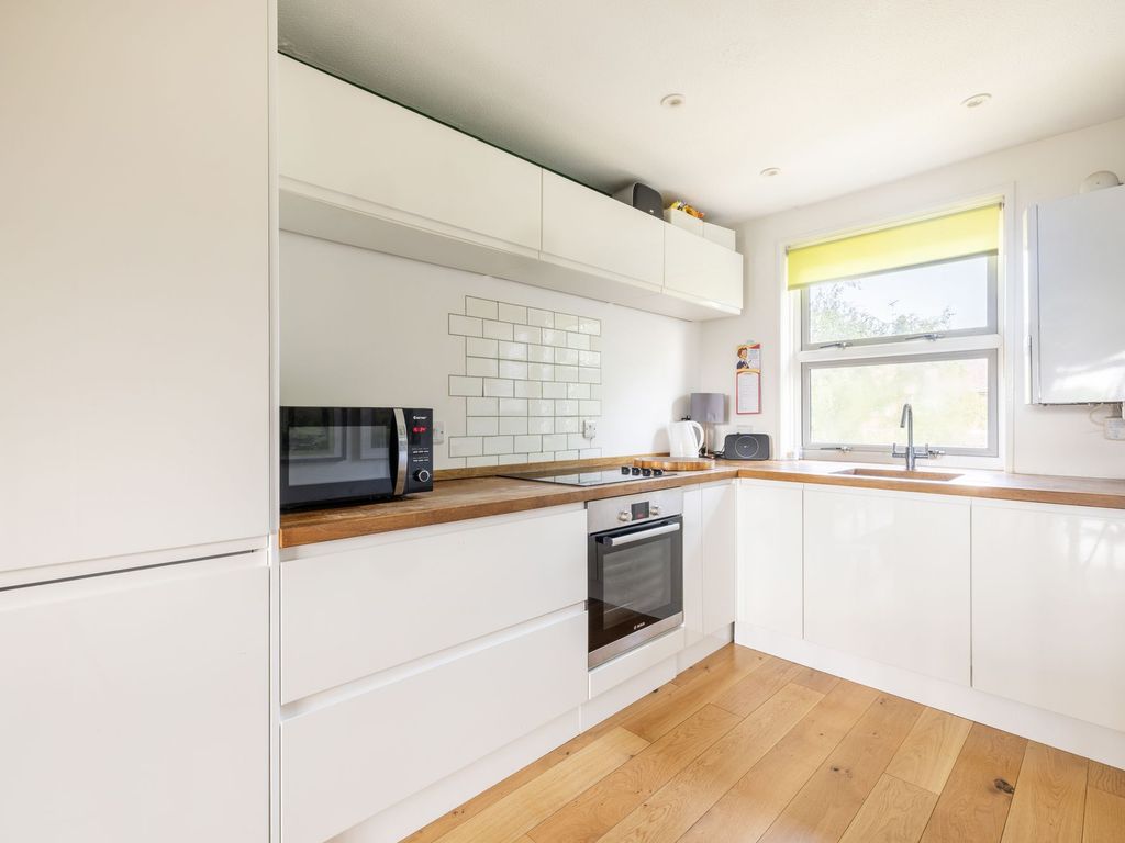 2 bed property for sale in Elm Grove, Horsham RH13, £230,000 Zoopla