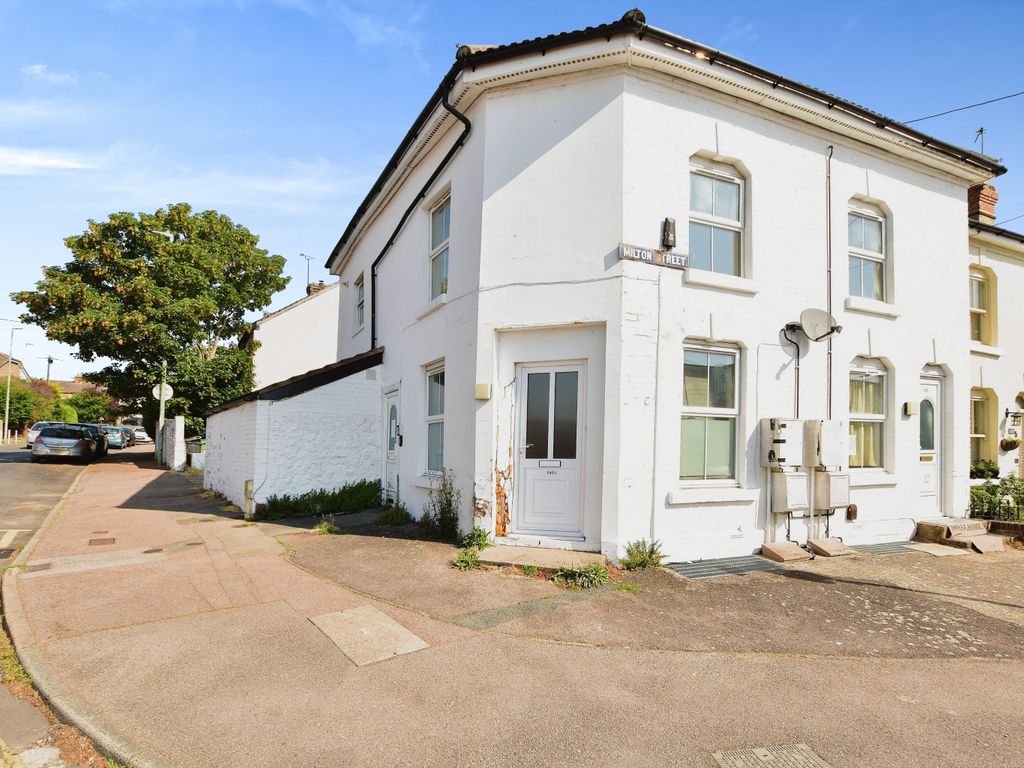 2 bed for sale in Milton Street, Maidstone, Kent ME16, £