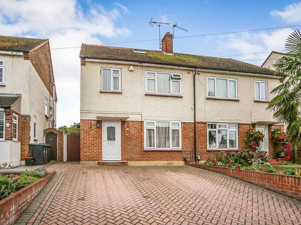4 bed semidetached house for sale in Chalk Road, Gravesend DA12 Zoopla