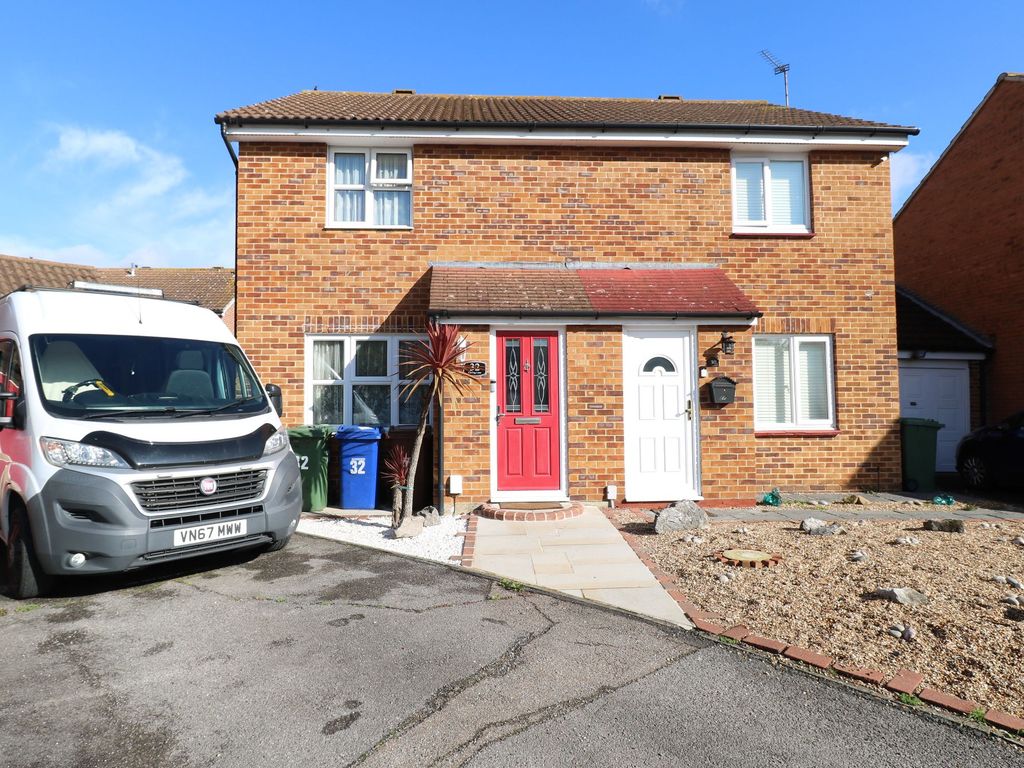 3 bed semidetached house for sale in Curling Lane, Badgers Dene, Grays
