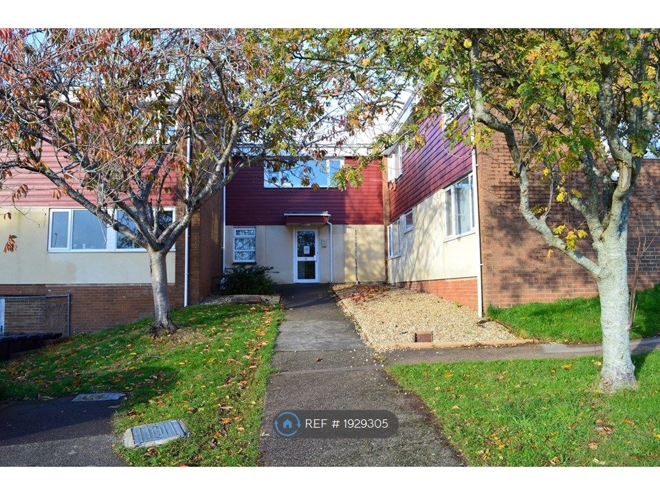 Studio to rent in St. Court, Torquay TQ2, £600 pcm Zoopla