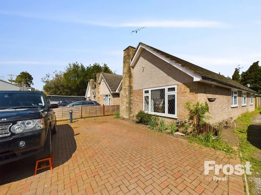 3 bed bungalow for sale in Hithermoor Road, StainesUponThames, Surrey