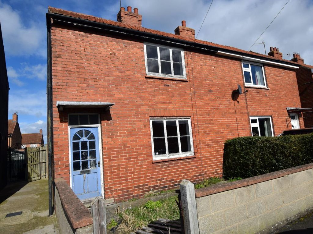 3 bed semidetached house for sale in Eastfield Road, Norton, Malton