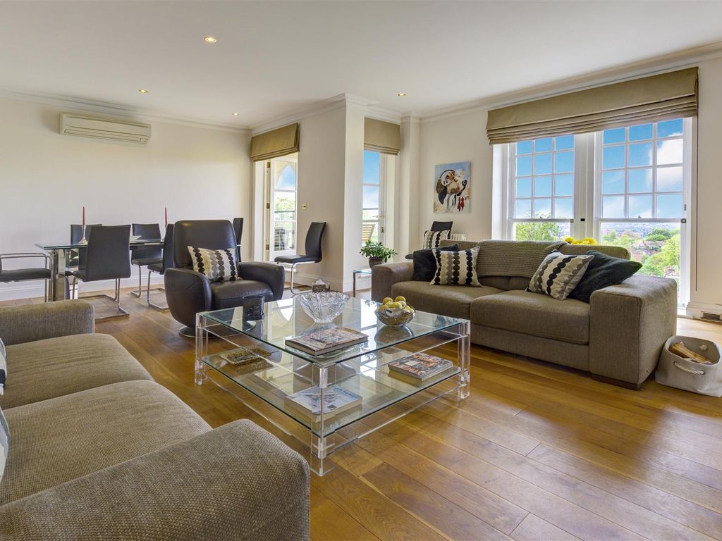 2 bed flat for sale in Mount Vernon, Frognal Rise, Hampstead Village