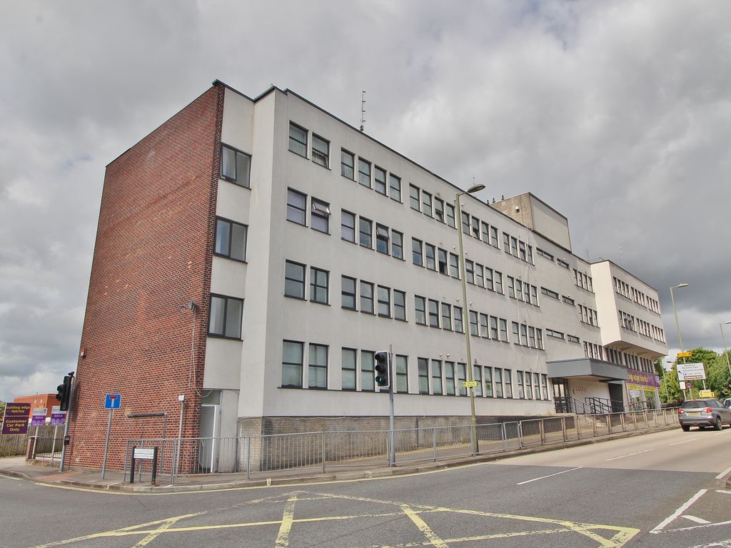 2 bed flat for sale in Hulbert Road, Waterlooville PO7 Zoopla