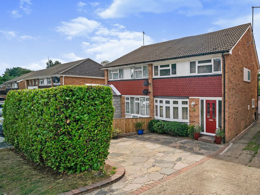 4 bed semidetached house for sale in Watersmeet, Harlow CM19 Zoopla