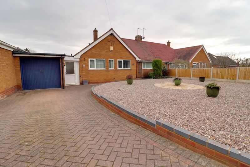 3 bed semidetached bungalow for sale in Highlands, Stafford