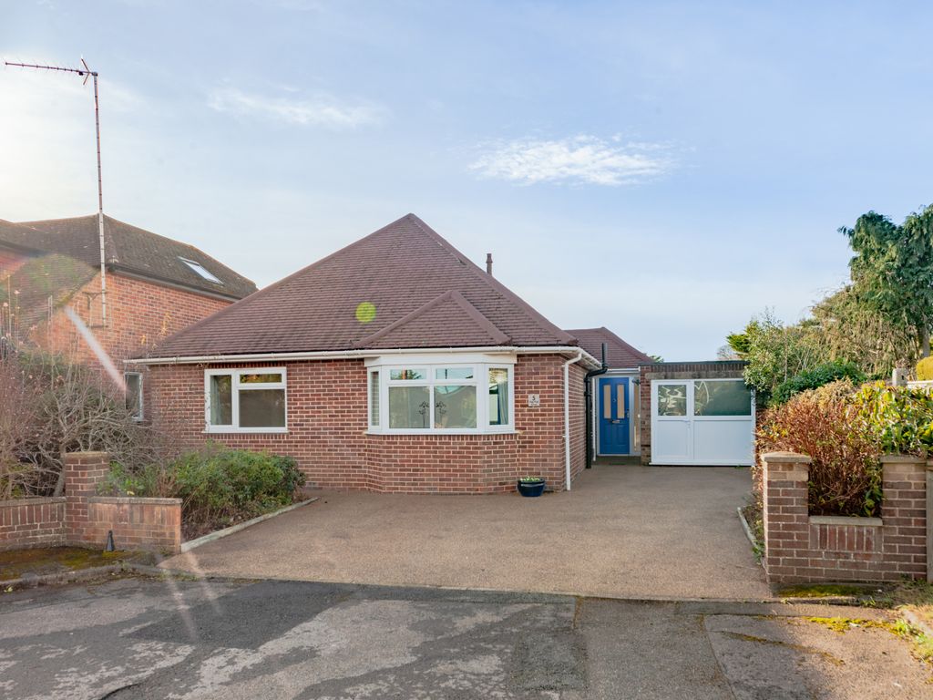 2 bed bungalow for sale in Oak Tree Close, Marlow SL7 Zoopla