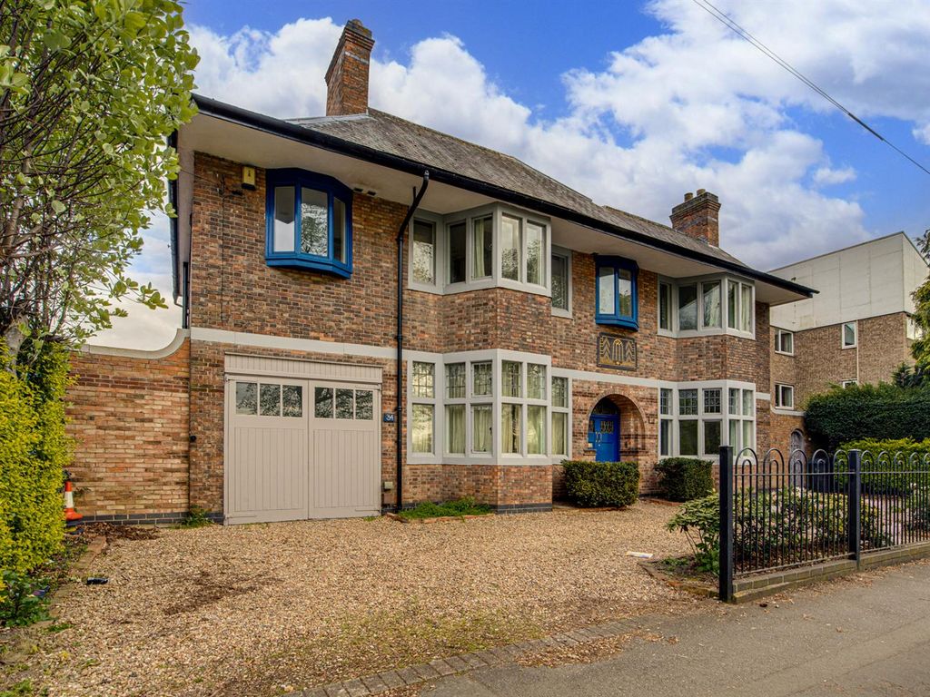 5 bed detached house for sale in Victoria Park Road, Leicester LE2, £