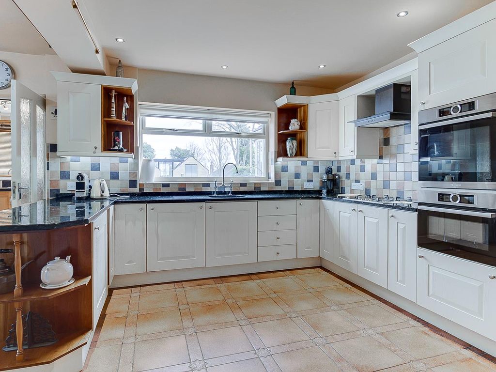 5 bed detached house for sale in Haigh Moor Road, Tingley, Wakefield