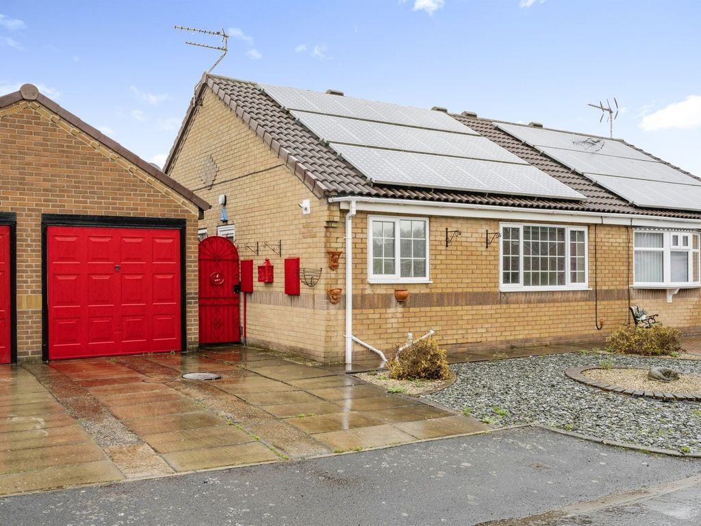 2 bed semidetached bungalow for sale in Lyndhurst Court, Norton