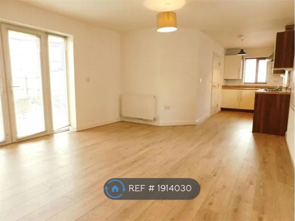 2 bed semidetached house to rent in Water Lane Street, Radcliffe