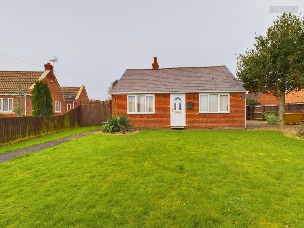 2 bed detached bungalow for sale in Backgate, Cowbit, Spalding PE12, £