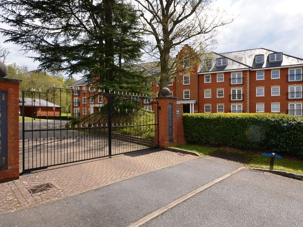 2 bed flat to rent in Montague Close, Wokingham RG40, £1,450 pcm Zoopla