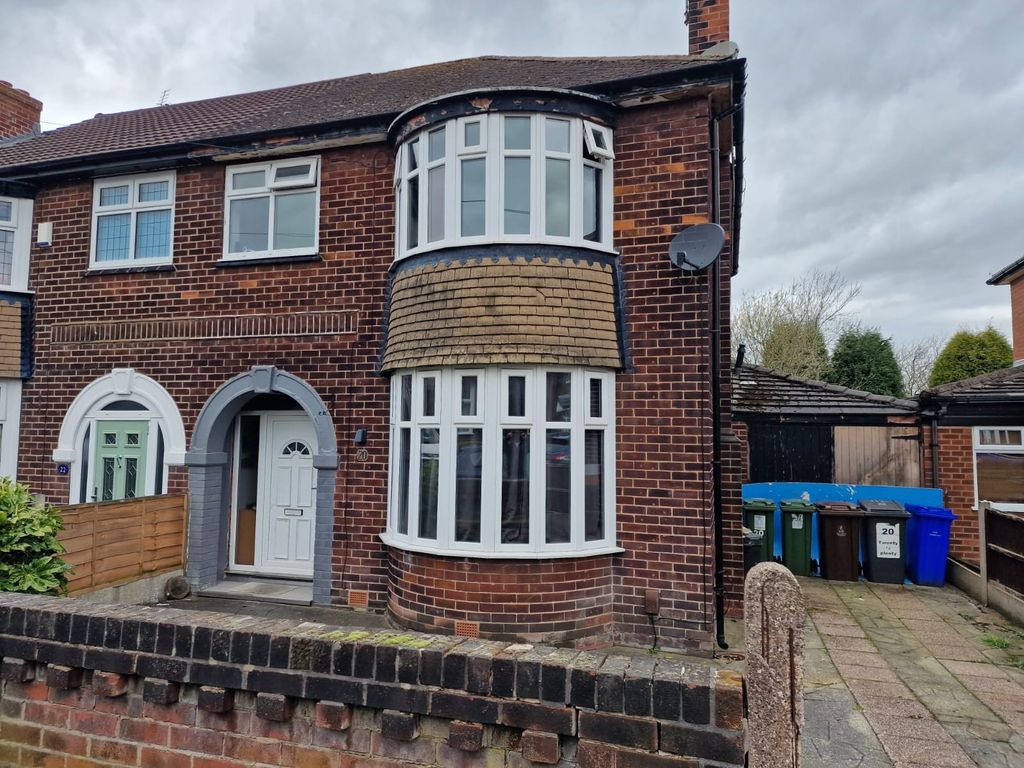 3 bed semidetached house for sale in Sunningdale Road, Manchester M34