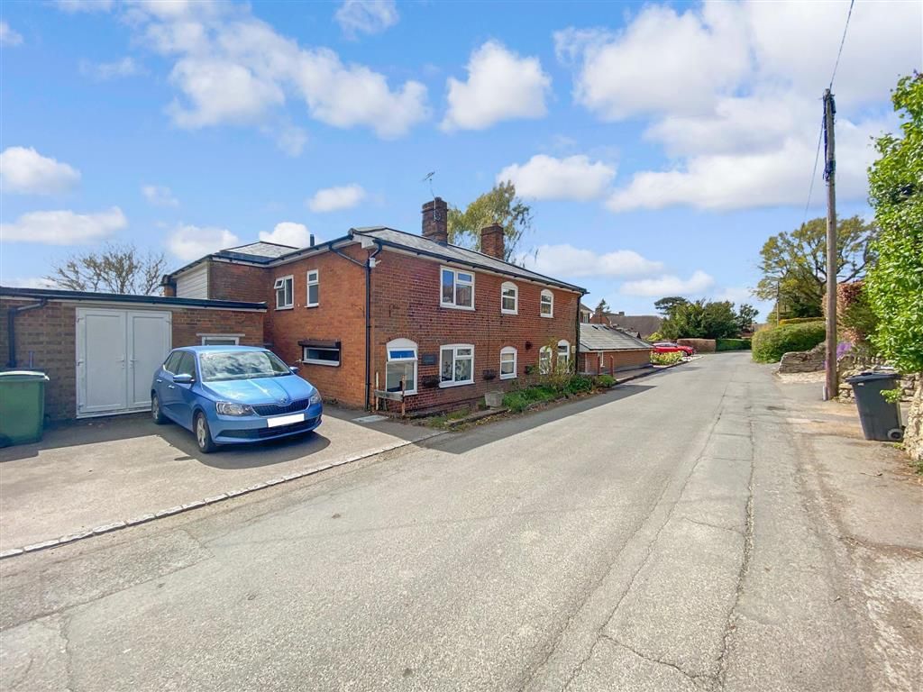 3 bed semidetached house for sale in Chart Road, Chart Sutton