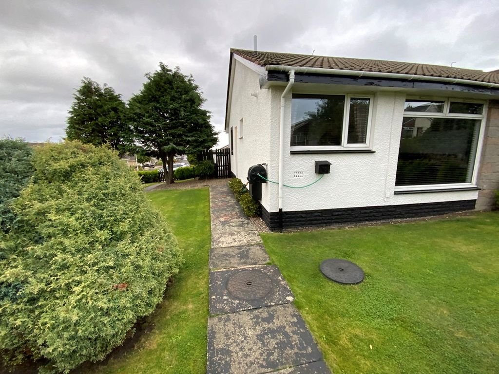 2 bed semidetached bungalow for sale in Glebe Place, Kinghorn