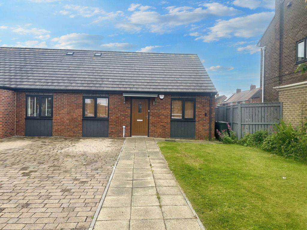 2 bed bungalow for sale in Wallington Close, North Shields NE30, £