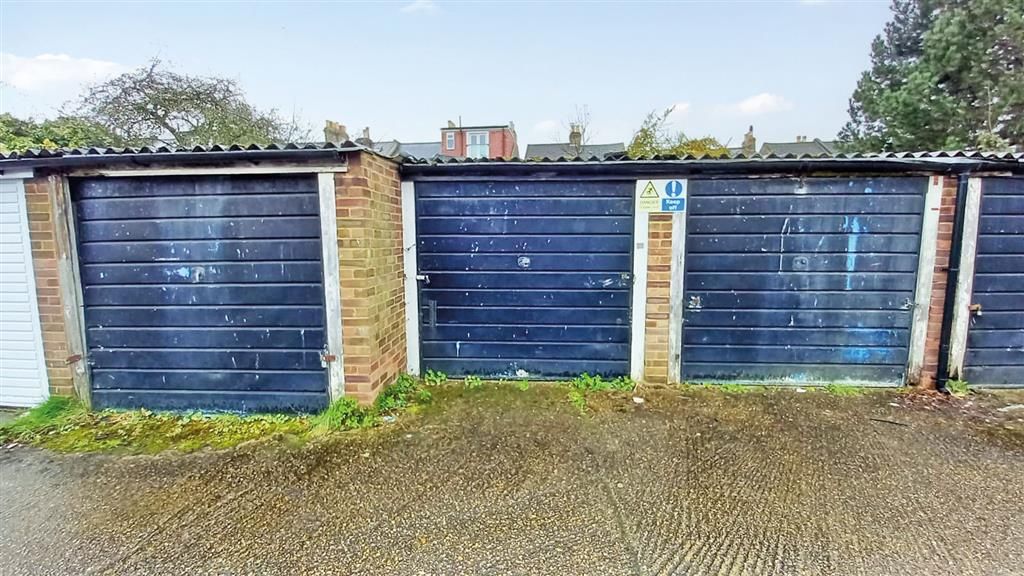 Property for sale in Albert Road, London SE25 Zoopla