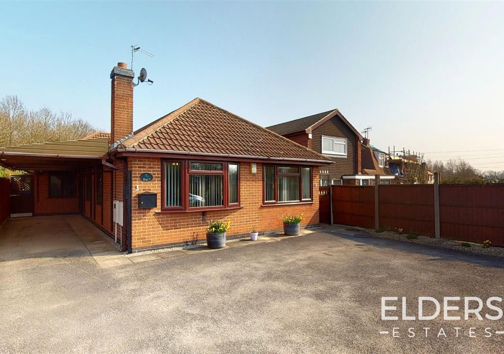 4 bed bungalow for sale in High Lane East, West Hallam, Ilkeston DE7