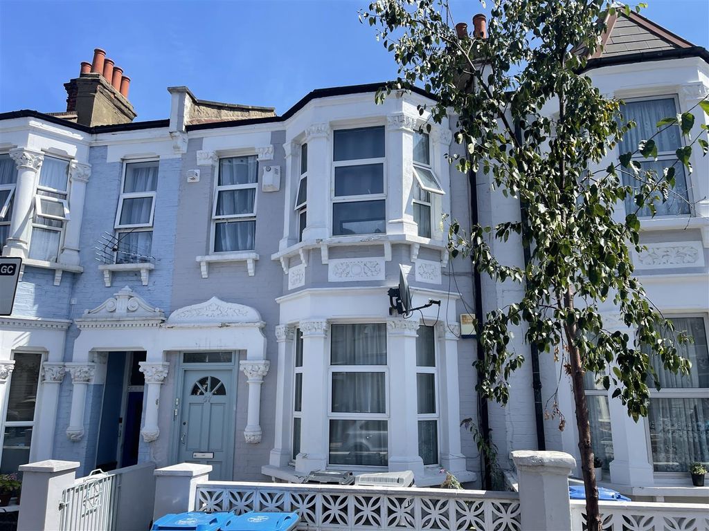 2 bed flat to rent in Lechmere Road, London NW2 Zoopla