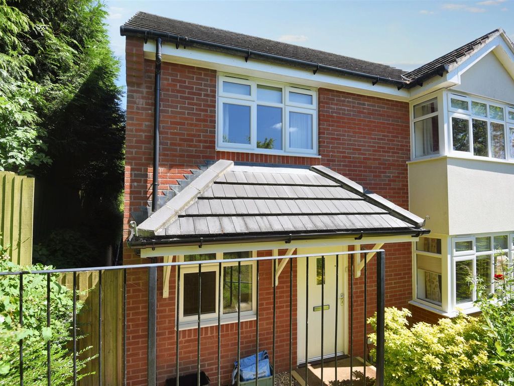 4 bed detached house for sale in Crocker Way, Wincanton BA9, £420,000