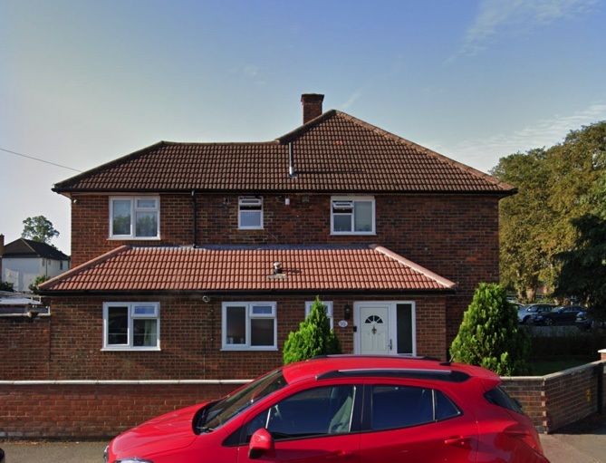 4 bed semidetached house for sale in Trelawney Avenue, Langley, Slough