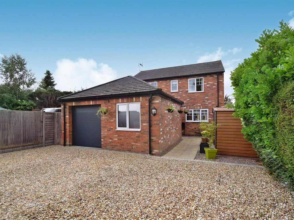 4 bed detached house for sale in Tewkesbury Road, Twigworth, Gloucester