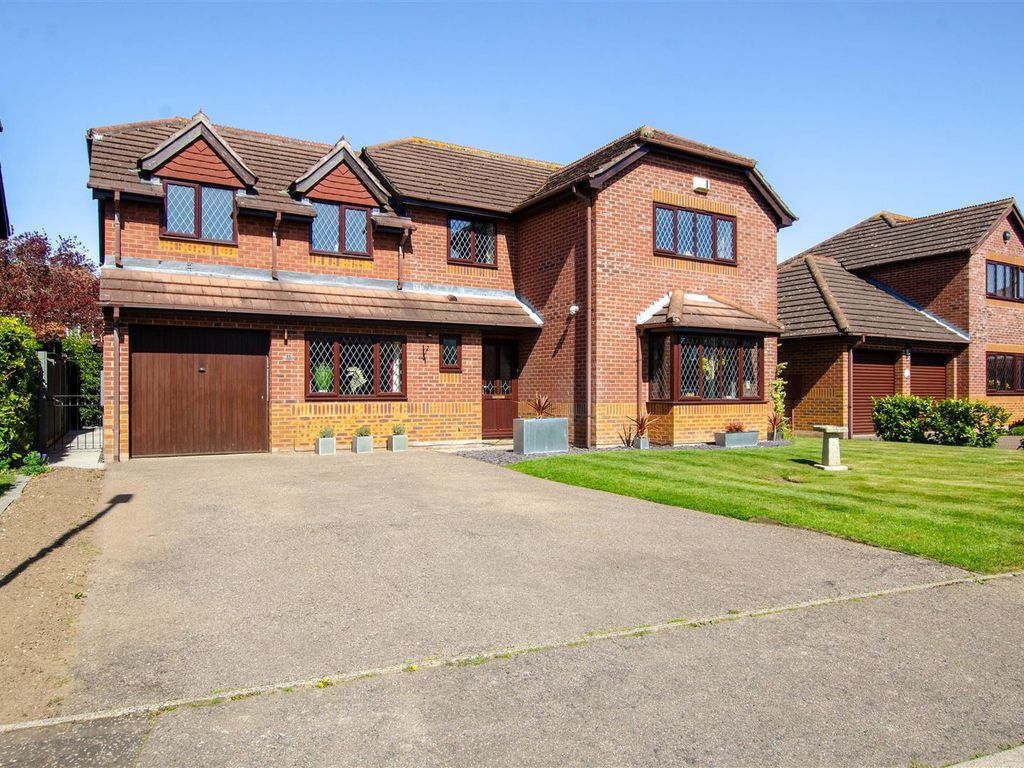 5 bed detached house for sale in Foxwood Close, Taverham, Norwich NR8