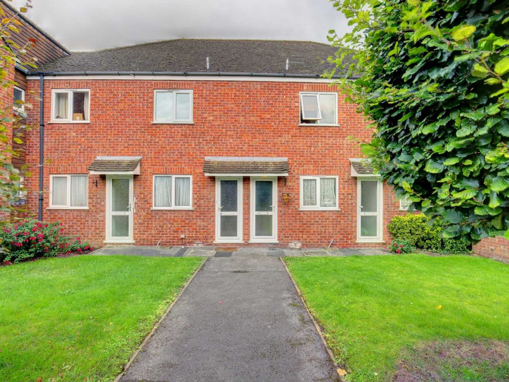 2 bed flat for sale in Primrose Lea, Marlow SL7 Zoopla