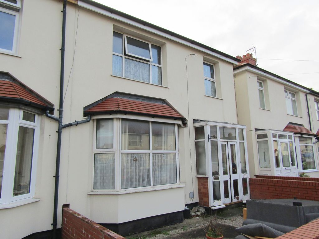 3 bed semidetached house for sale in Ellis Avenue, Rhyl LL18 Zoopla