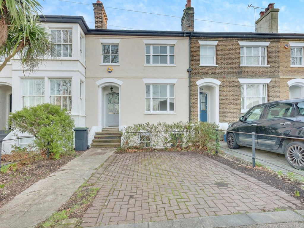 4 bed terraced house to rent in Scratton Road, SouthendOnSea SS1, £