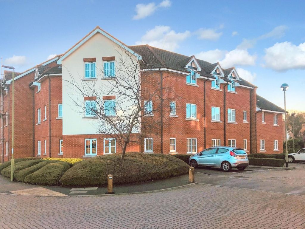 2 bed flat to rent in The Granary, Stanstead Abbotts, Ware SG12 Zoopla