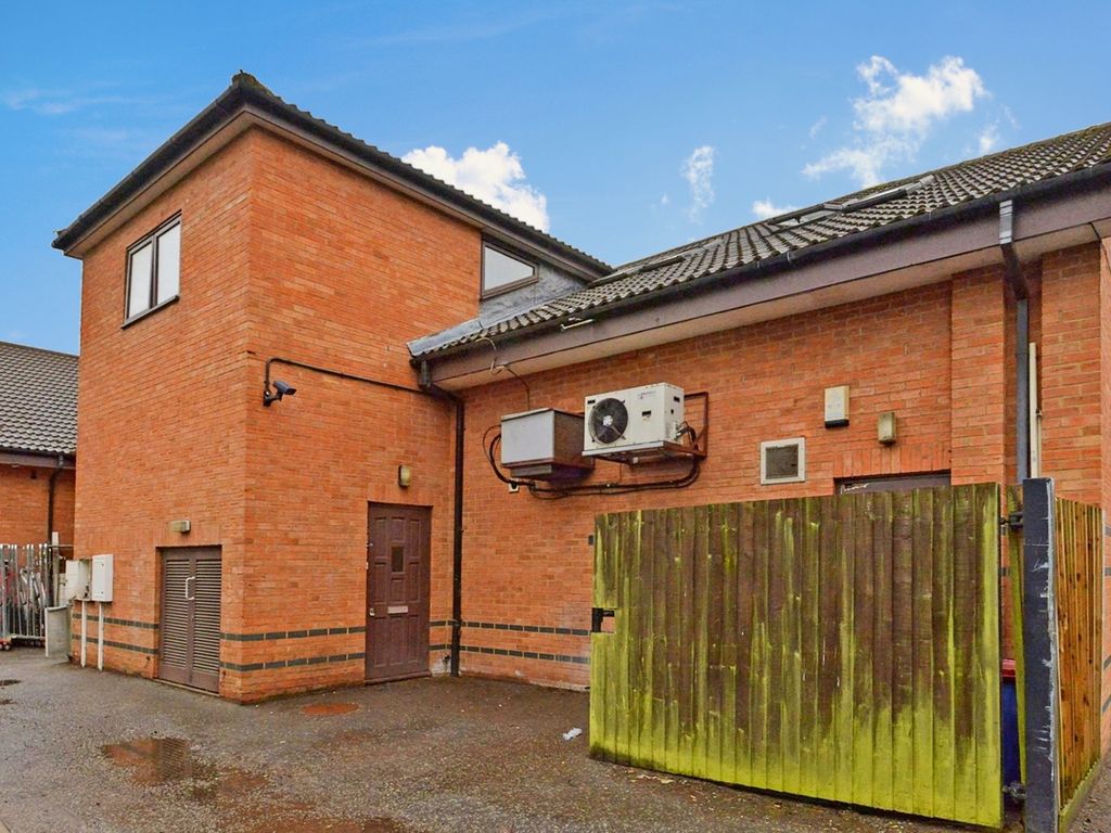 2 bed flat for sale in Egerton Gate, Shenley Brook End, Milton Keynes
