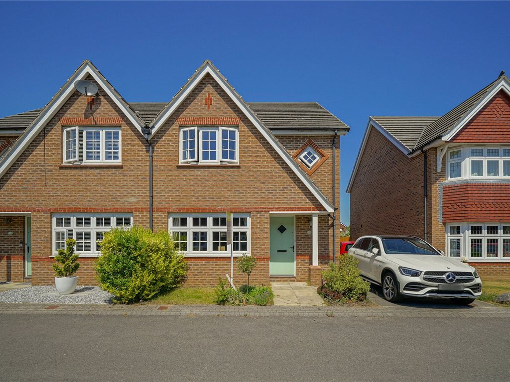 3 bed semidetached house for sale in Whitsun Grove, Cottingham, East