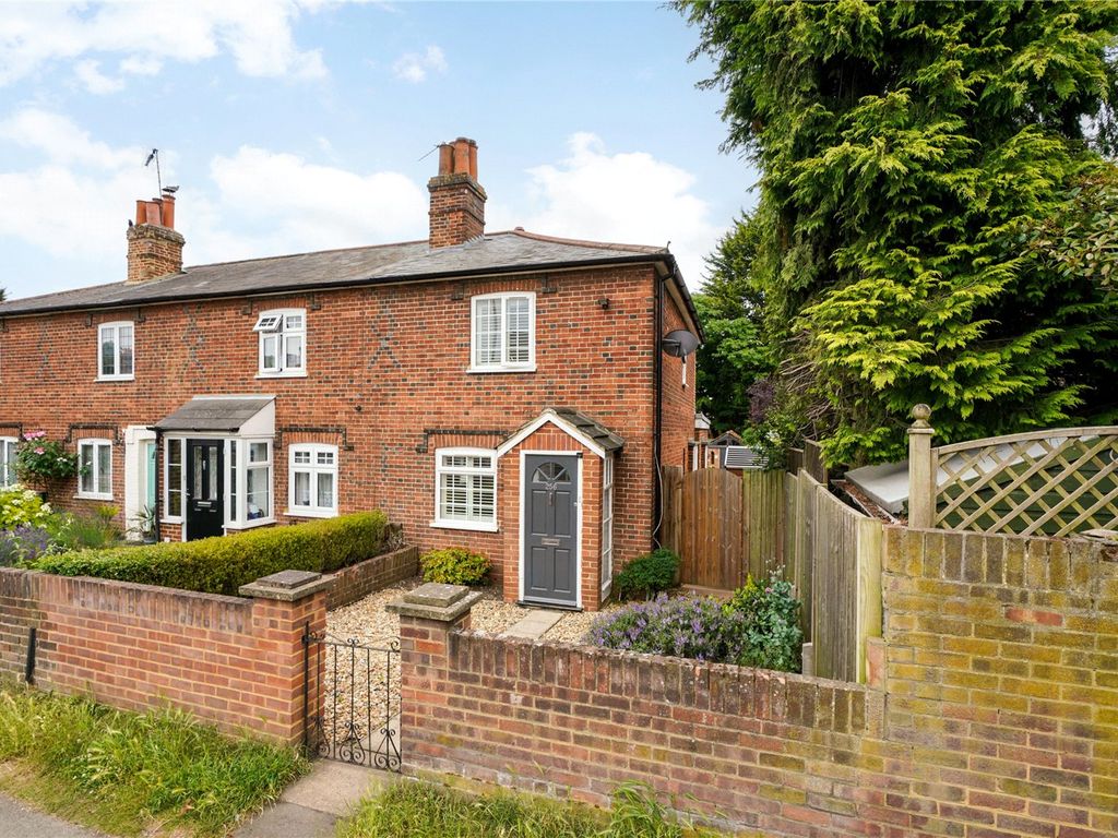 2 bed end terrace house for sale in Portsmouth Road, Cobham, Surrey KT11 Zoopla