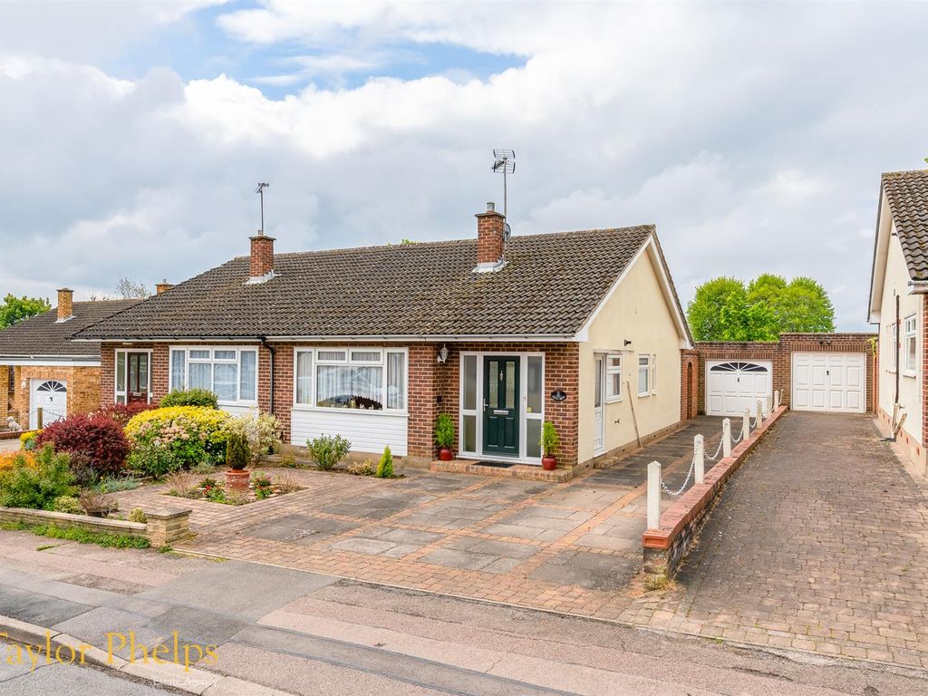 2 bed bungalow for sale in Heath Drive, Ware SG12 Zoopla