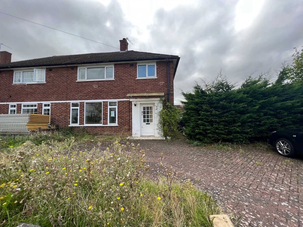 3 bed semidetached house for sale in Morpeth Avenue, Borehamwood WD6