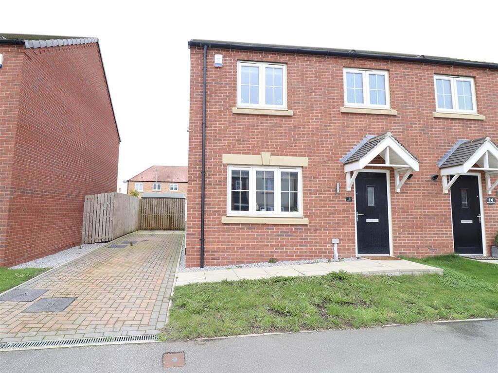 3 bed semidetached house for sale in Barley Avenue, Pocklington, York